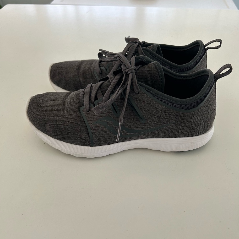 Saucony Women’s Gray Running Shoes size 6.5